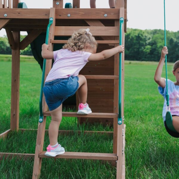 P4_Lightning_Ridge_Ladder.jpg Lightning Ridge Swing Set